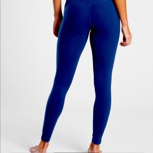 Athleta Salutation Stash Pocket Tight blue legging